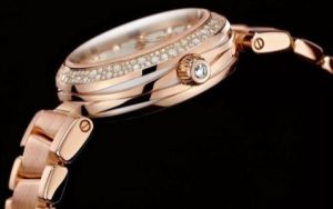 The luxury fake Omega De Ville Ladymatic 425.65.34.20.55.010 watches are made from Sedna® k gold.