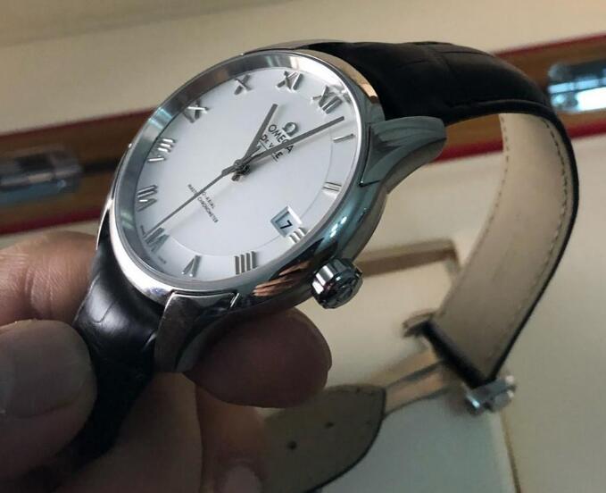 Elegant Omega De Ville Replica Watches UK For Gentlemen